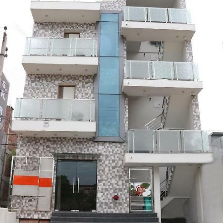 מלון Zirakpur S.R. Residency מראה חיצוני תמונה