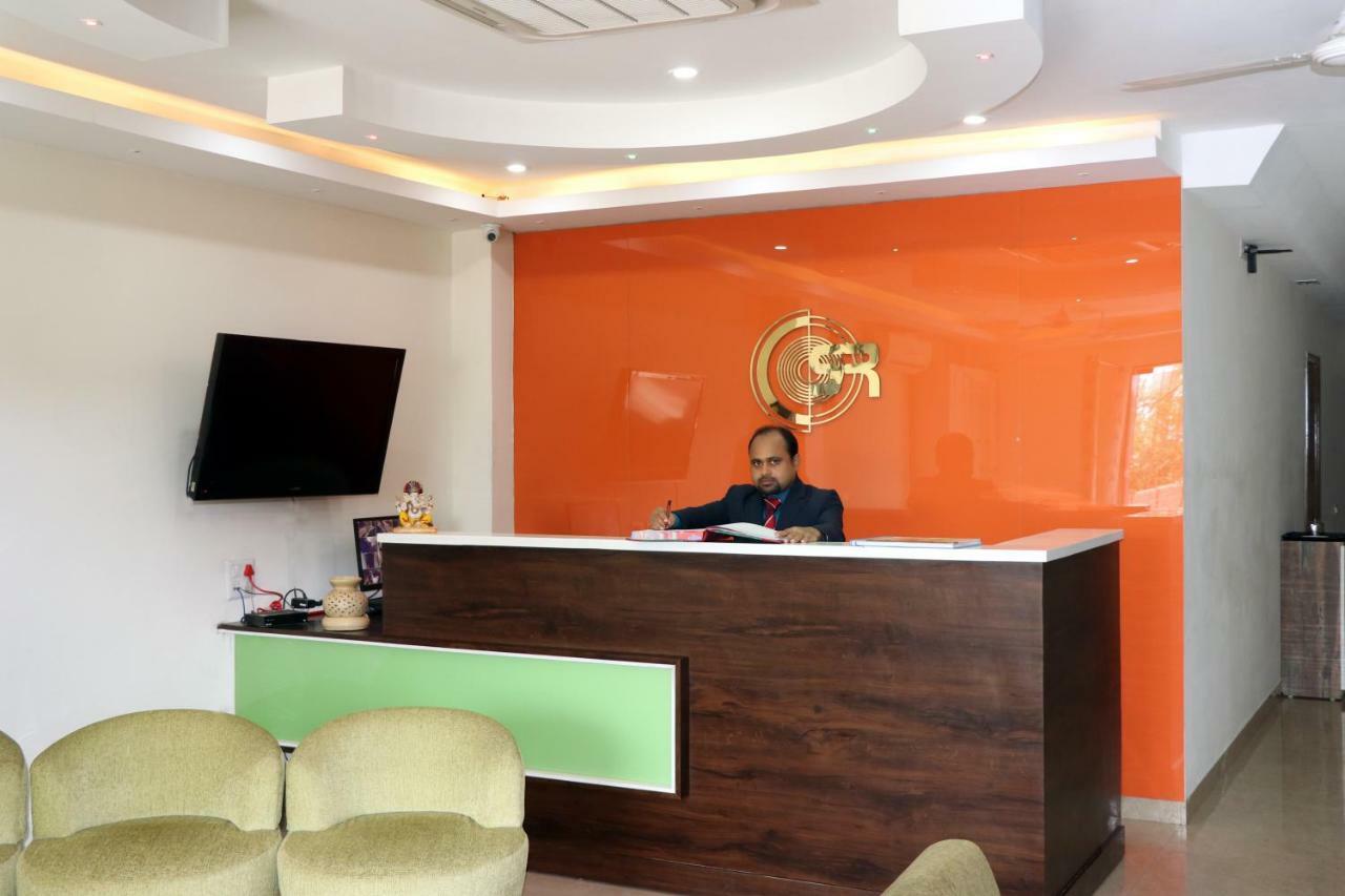 מלון Zirakpur S.R. Residency מראה חיצוני תמונה