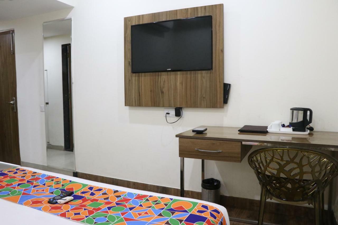 מלון Zirakpur S.R. Residency מראה חיצוני תמונה